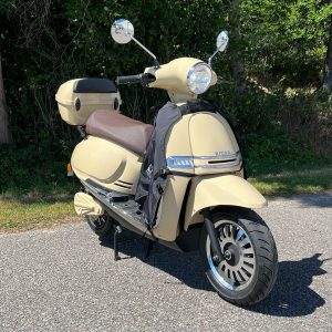 Rider 5000W 2022 Beige – occasion 50 km avec top case et tablier Tucano R151x